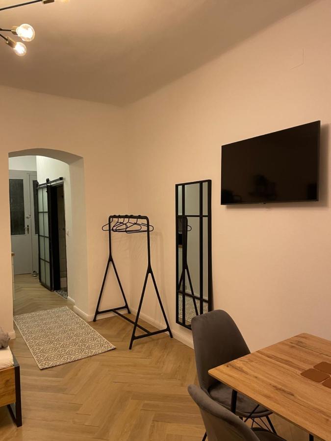 Trendy Apartment Near Schloss Schonbrunn Wina Bagian luar foto