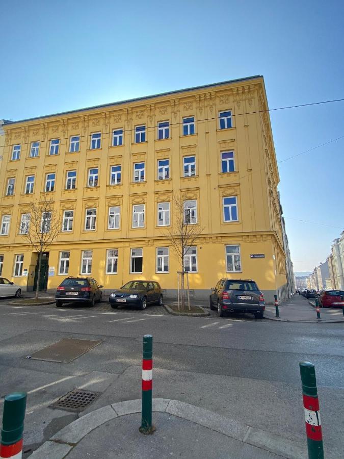 Trendy Apartment Near Schloss Schonbrunn Wina Bagian luar foto